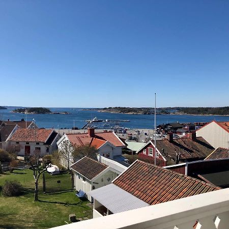 Vacker Vaning Med Havsutsikt I Stroemstads Centrum. Buitenkant foto