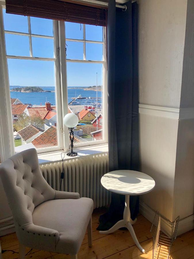 Vacker Vaning Med Havsutsikt I Stroemstads Centrum. Buitenkant foto