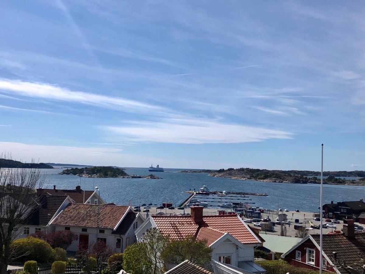 Vacker Vaning Med Havsutsikt I Stroemstads Centrum. Buitenkant foto