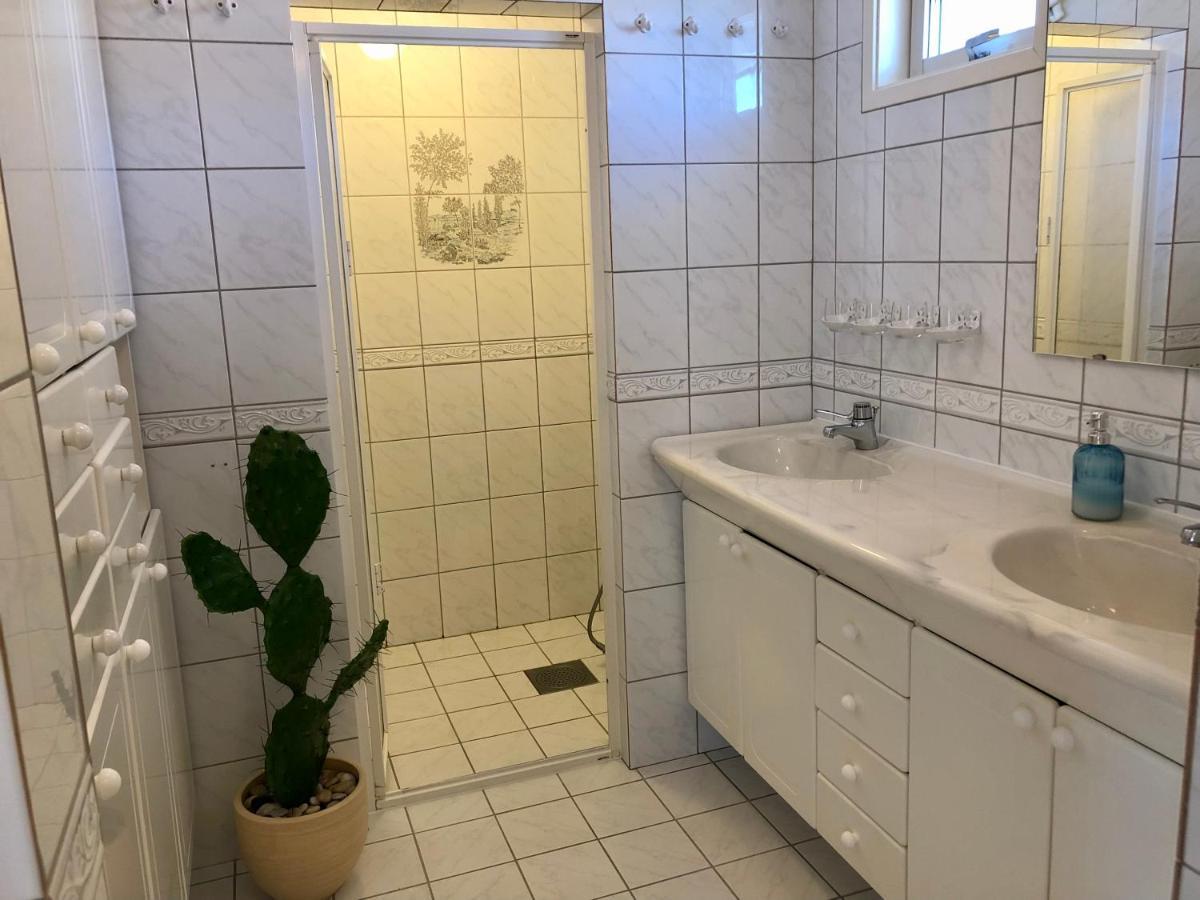 Vacker Vaning Med Havsutsikt I Stroemstads Centrum. Buitenkant foto